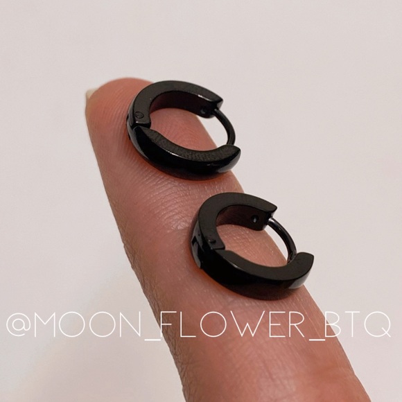 Black Hinged Huggie Hoop Earrings - Picture 4 of 6